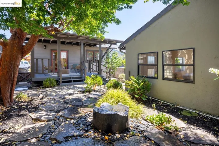 3915 Glen Park Rd, Oakland, California 94602