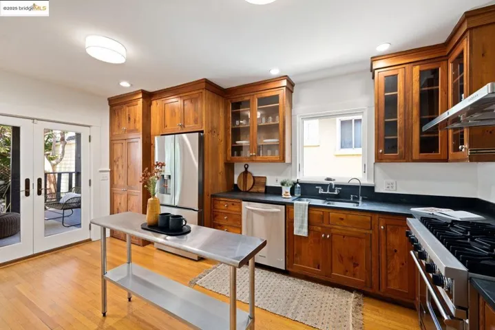 3915 Glen Park Rd, Oakland, California 94602
