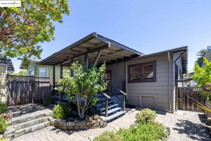 3915 Glen Park Rd, Oakland, California 94602