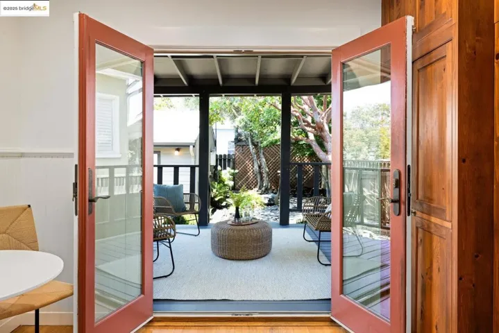 3915 Glen Park Rd, Oakland, California 94602
