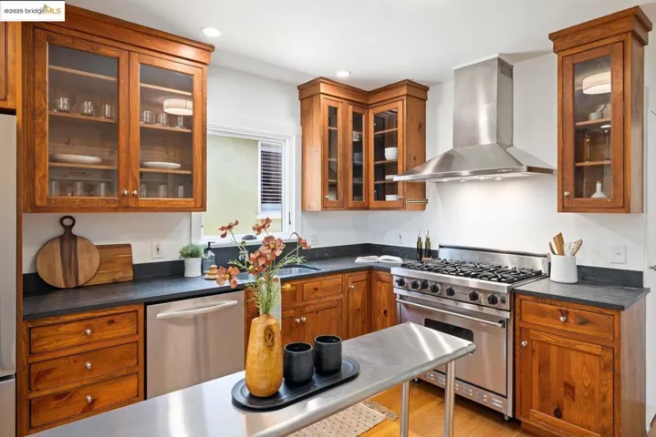 3915 Glen Park Rd, Oakland, California 94602