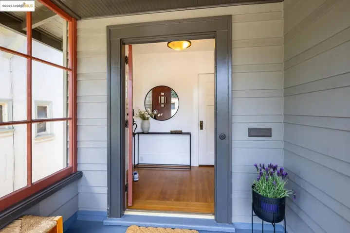 3915 Glen Park Rd, Oakland, California 94602