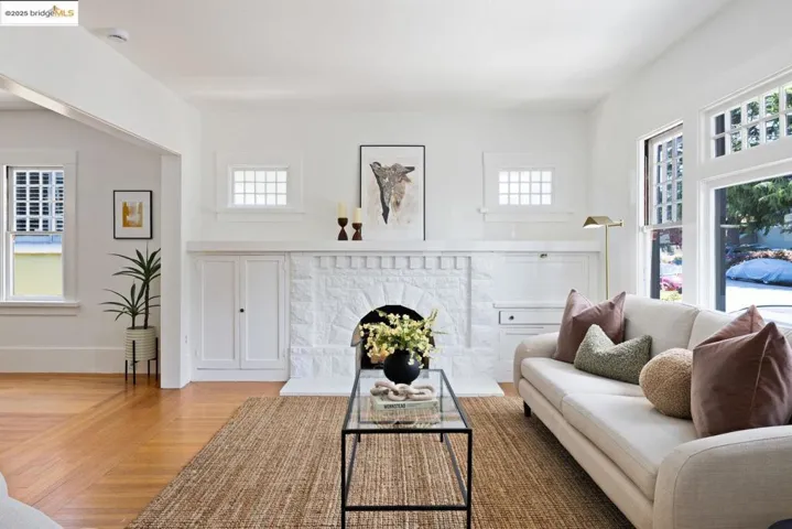 3915 Glen Park Rd, Oakland, California 94602