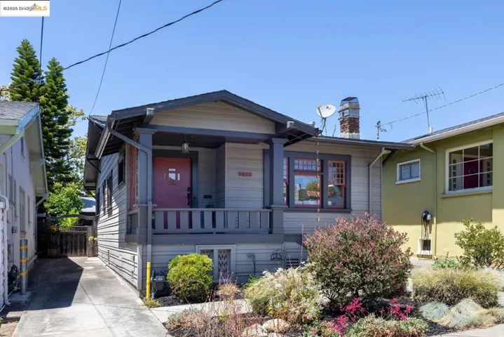 3915 Glen Park Rd, Oakland, California 94602