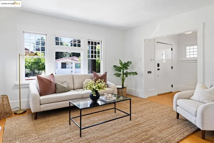 3915 Glen Park Rd, Oakland, California 94602