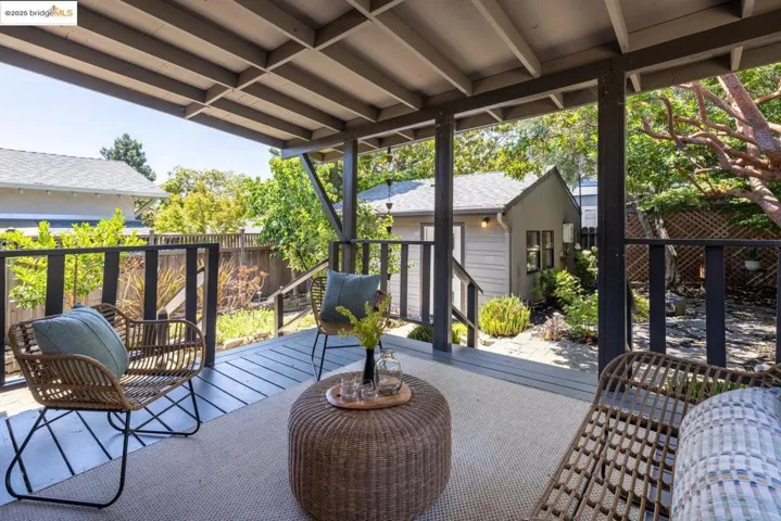 3915 Glen Park Rd, Oakland, California 94602