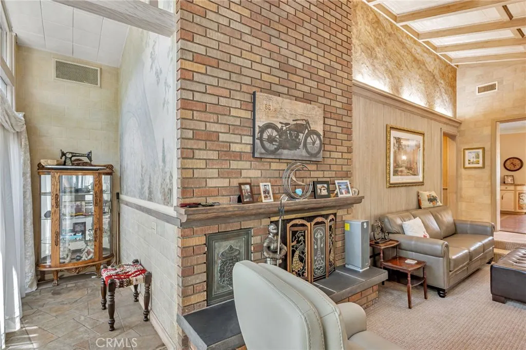 1126 Katherine Road, Simi Valley, California 93063 home-pic-8