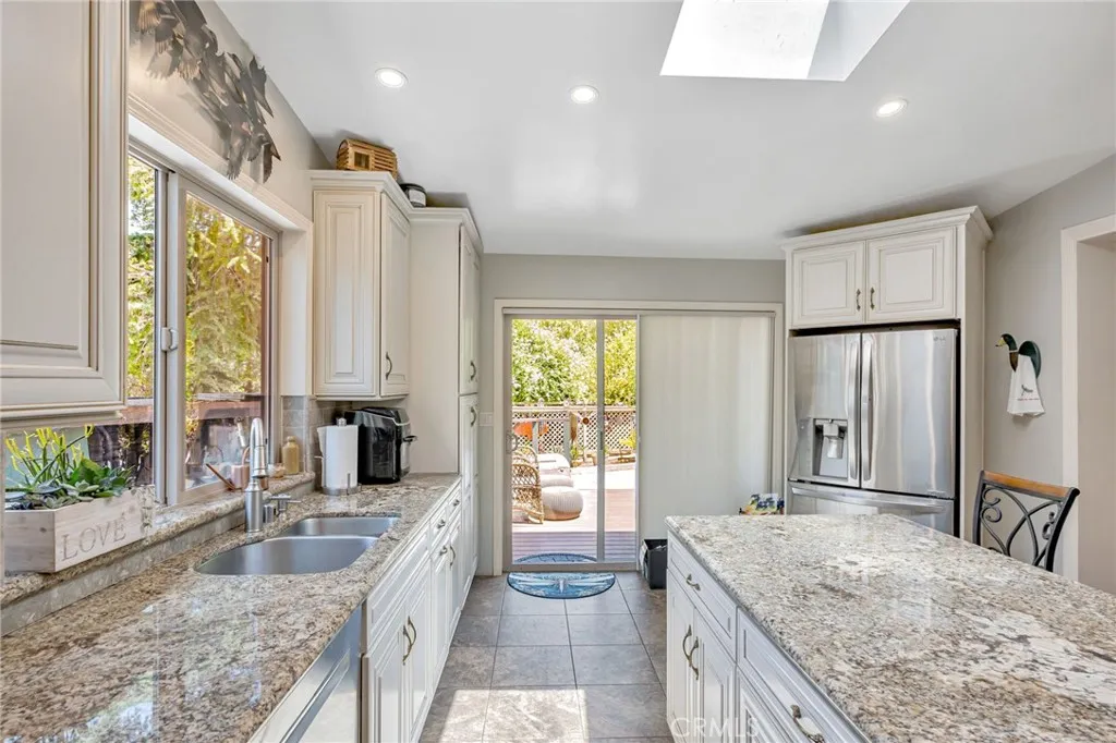 1126 Katherine Road, Simi Valley, California 93063 home-pic-13