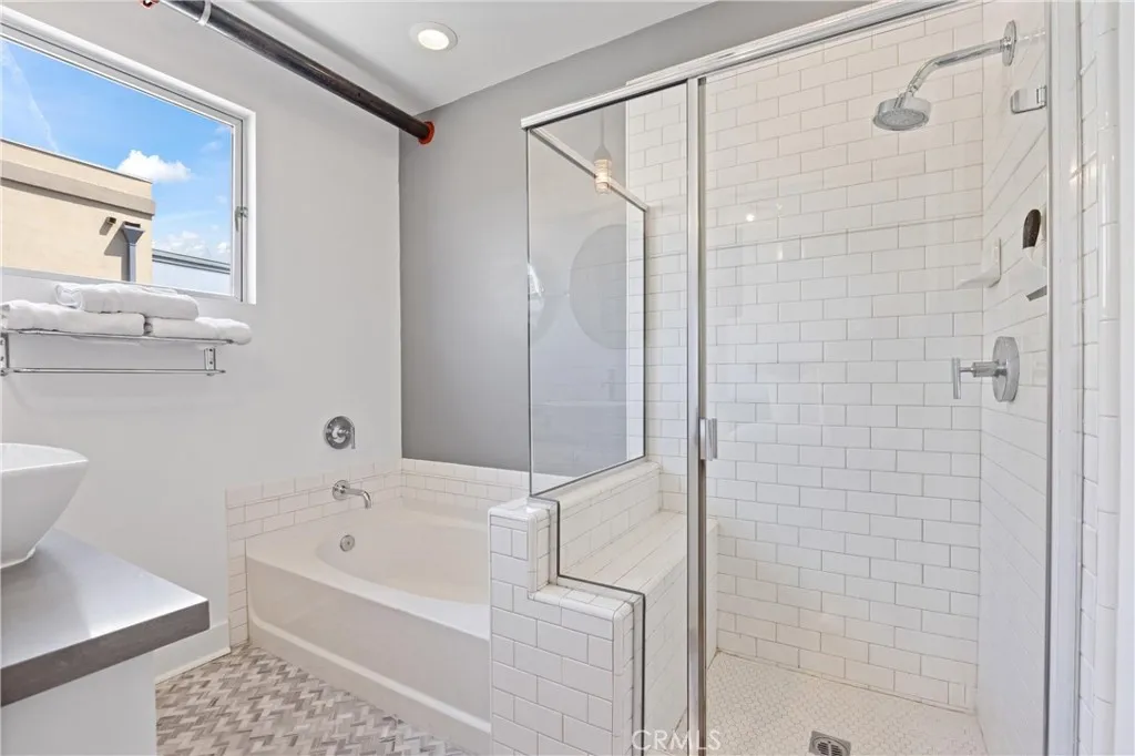 919 E Santa Ana Boulevard, Santa Ana, California 92701 home-pic-20