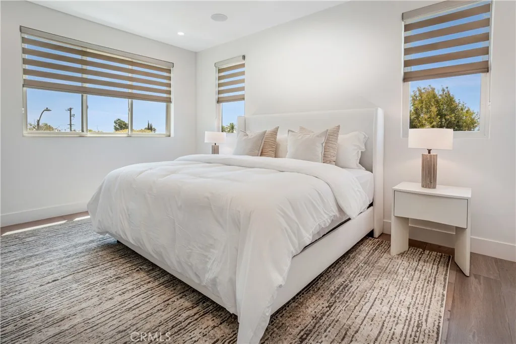 1567 Hi Point St, Los Angeles, California 90035 home-pic-6