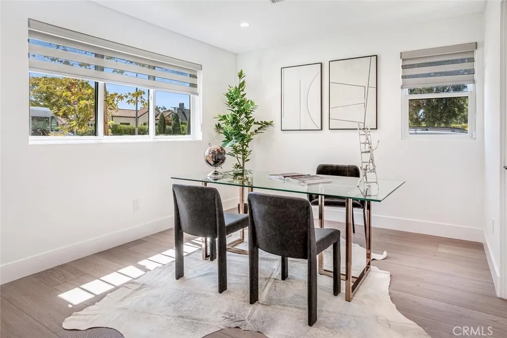 1567 Hi Point St, Los Angeles, California 90035 home-pic-3