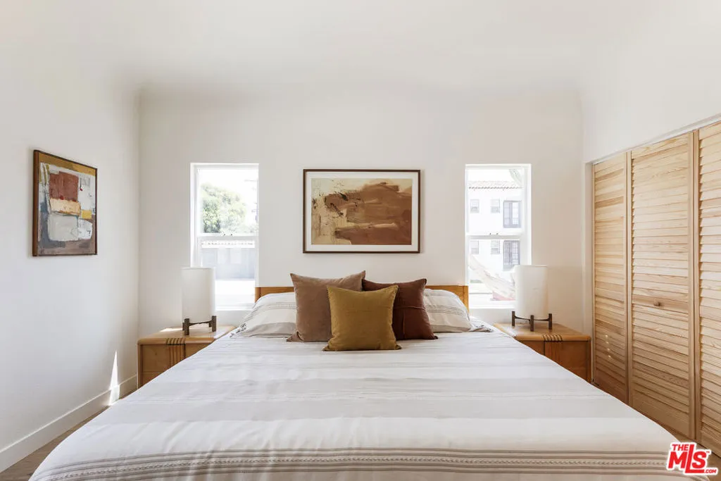 1570 S Hayworth Avenue, Los Angeles, California 90035 home-pic-26