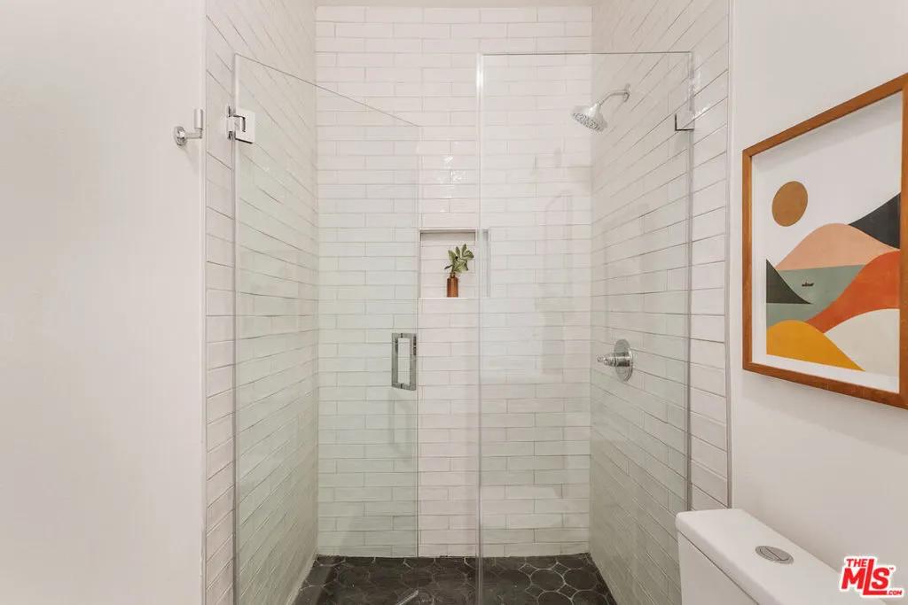 1570 S Hayworth Avenue, Los Angeles, California 90035 home-pic-17