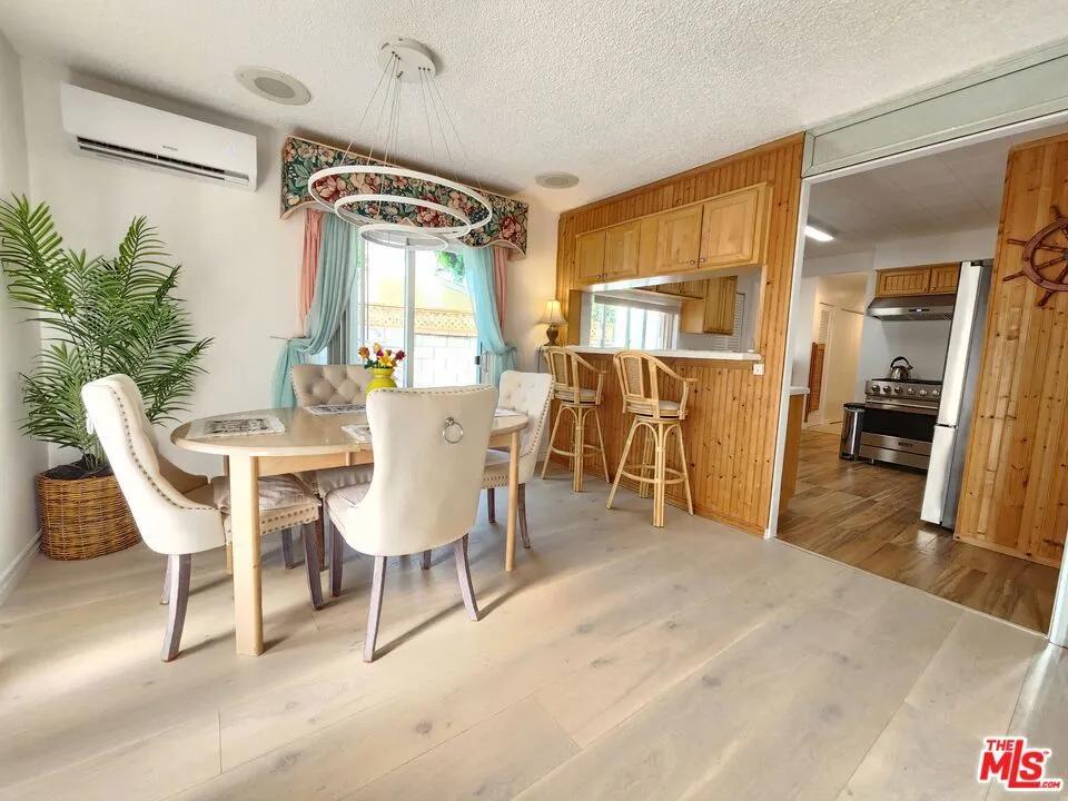 8130 Grimsby Avenue, Los Angeles, California 90045 home-pic-16