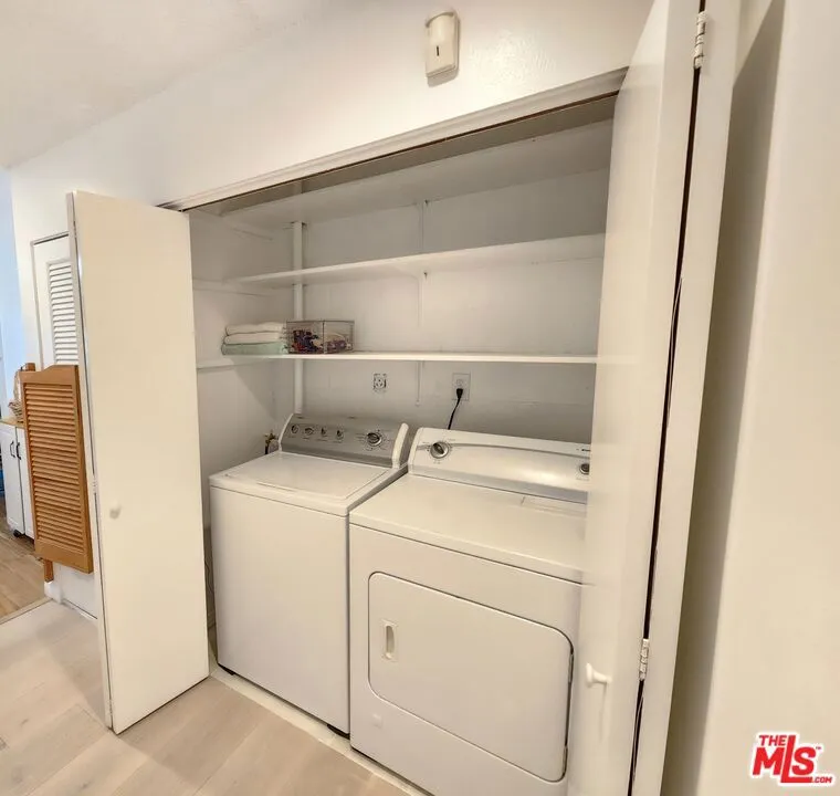 8130 Grimsby Avenue, Los Angeles, California 90045 home-pic-19