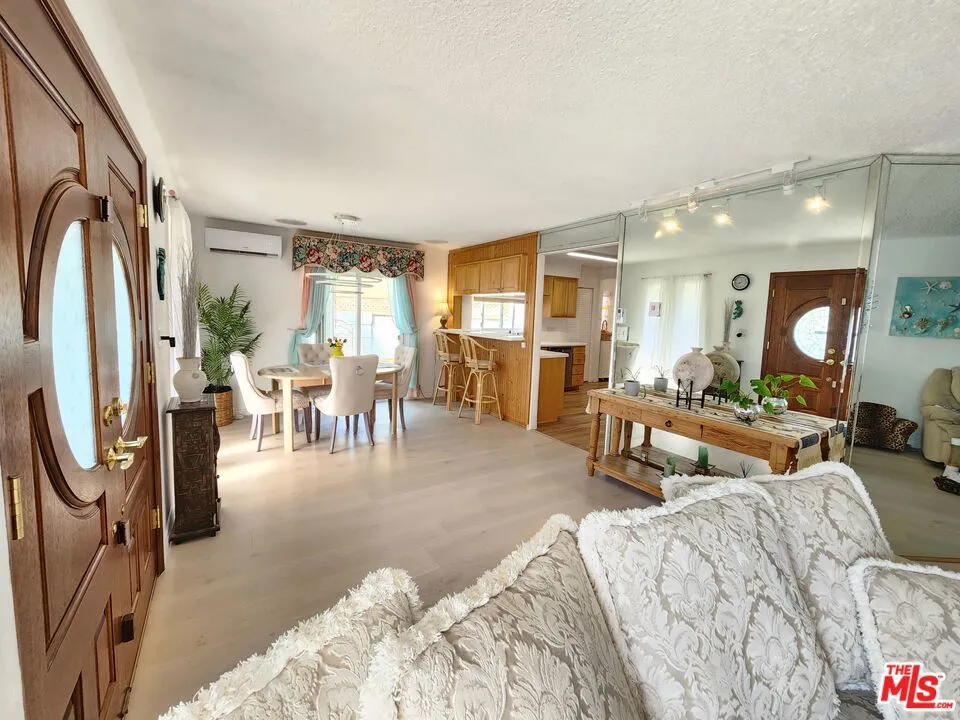 8130 Grimsby Avenue, Los Angeles, California 90045 home-pic-4