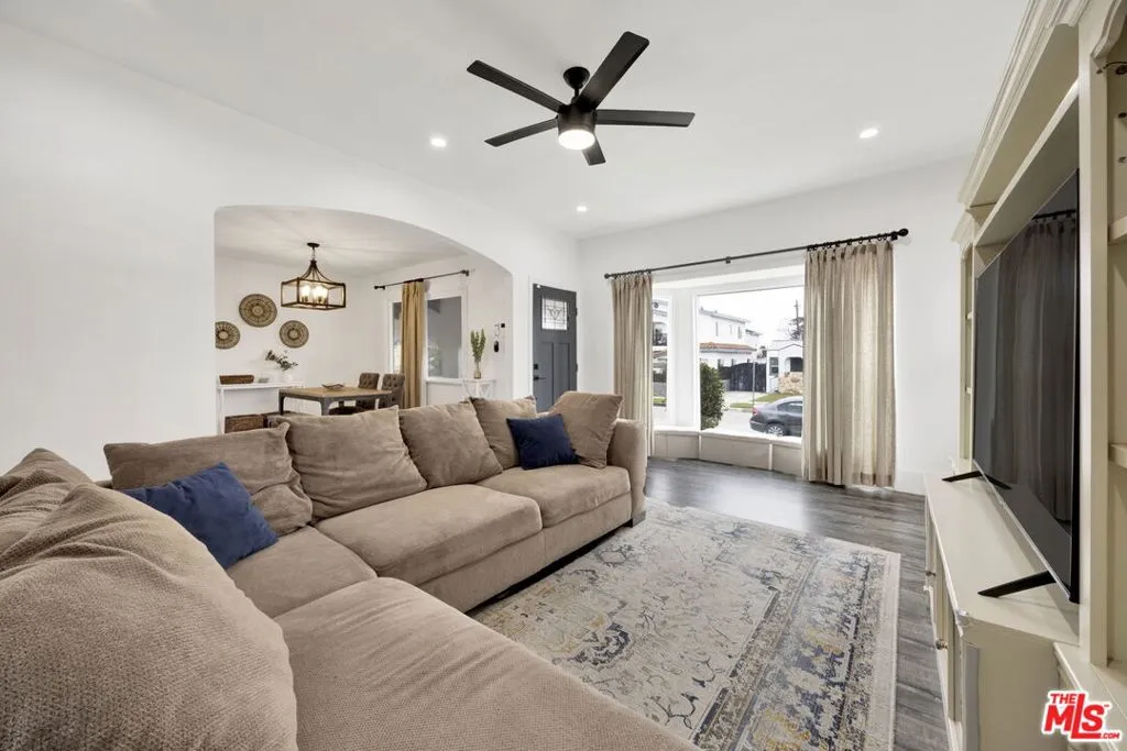 6707 4th Avenue, Los Angeles, California 90043 home-pic-8