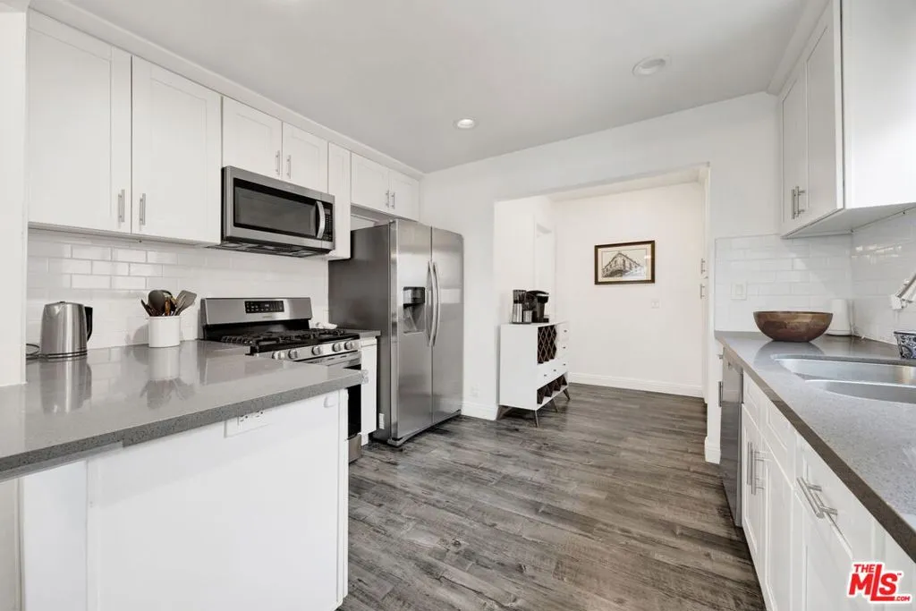 6707 4th Avenue, Los Angeles, California 90043 home-pic-14