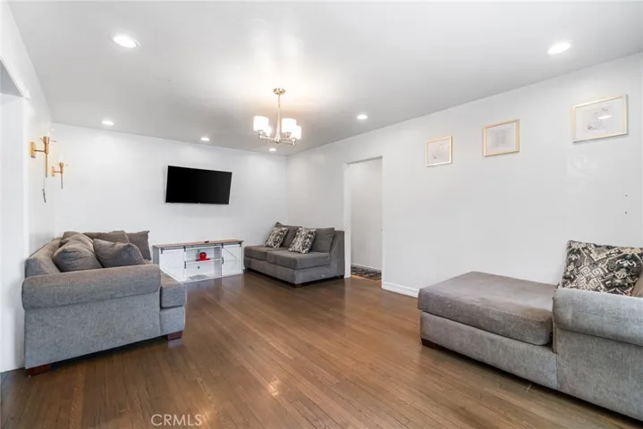 1335 W Burnett Street, Long Beach, California 90810