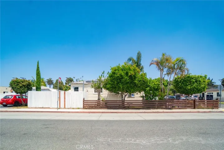 1335 W Burnett Street, Long Beach, California 90810