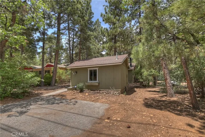 248 Maple Lane, Sugarloaf, California 92386