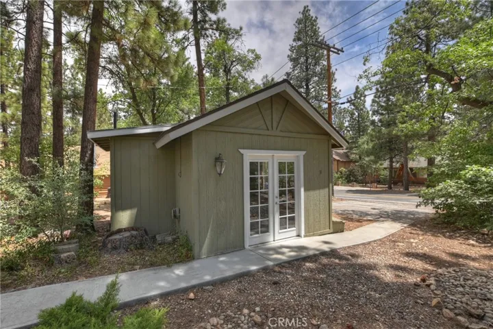 248 Maple Lane, Sugarloaf, California 92386