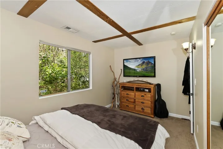 248 Maple Lane, Sugarloaf, California 92386