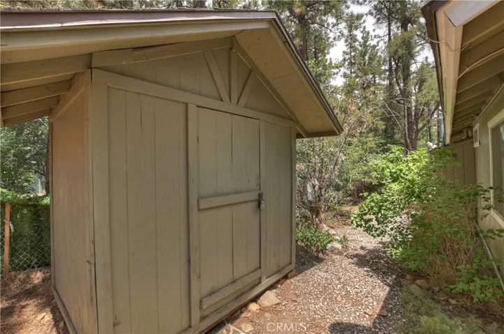 248 Maple Lane, Sugarloaf, California 92386