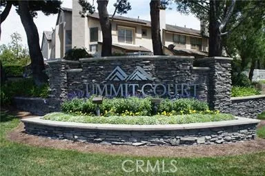 Summit Court Association Monument