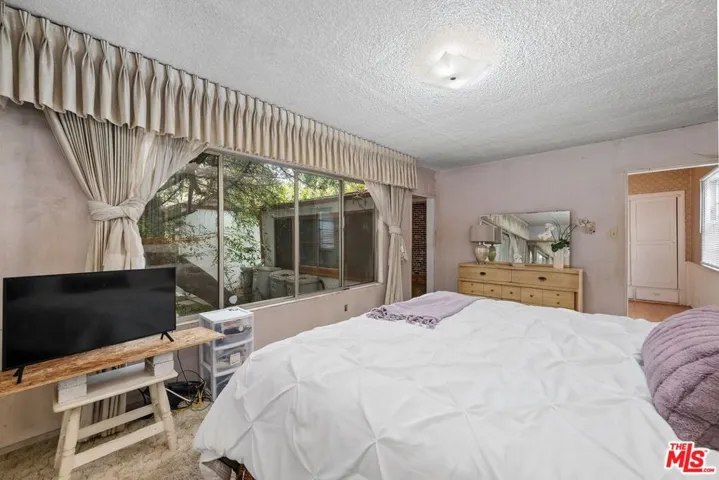 6022 Dauphin Street, Los Angeles, California 90034