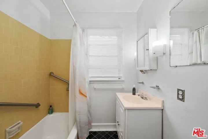 6022 Dauphin Street, Los Angeles, California 90034