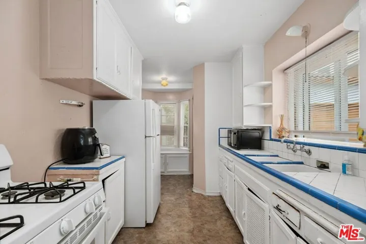 6022 Dauphin Street, Los Angeles, California 90034