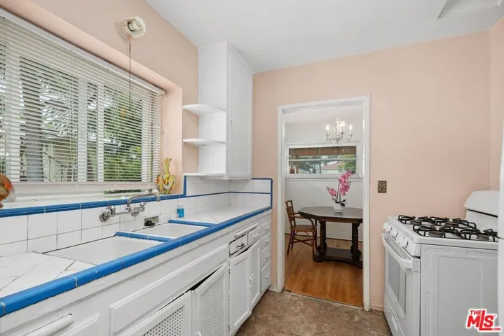 6022 Dauphin Street, Los Angeles, California 90034
