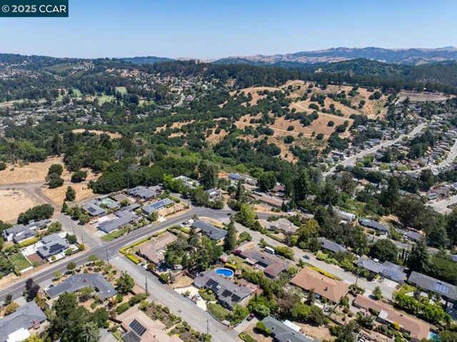 4222 Aberfoil Ave, Oakland, California 94605