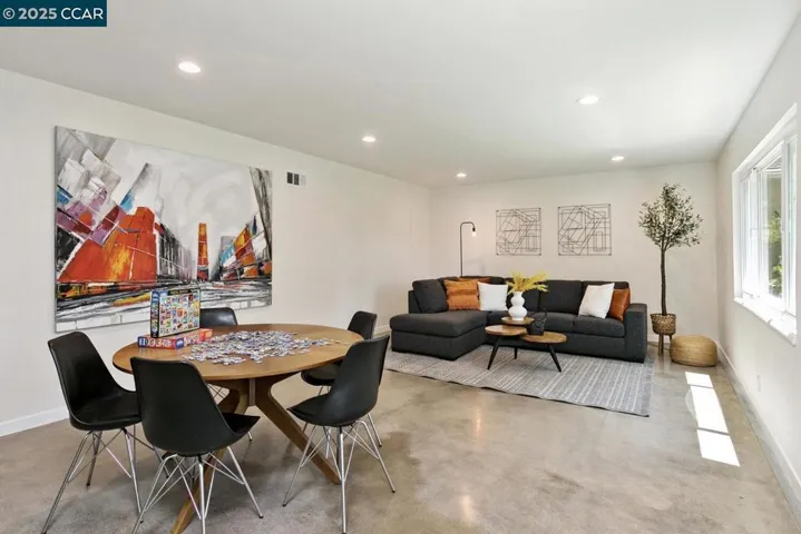 4222 Aberfoil Ave, Oakland, California 94605