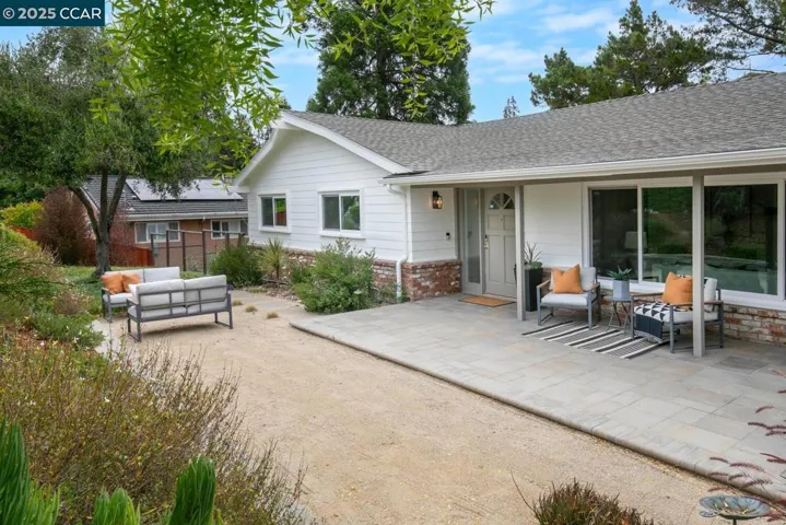 4222 Aberfoil Ave, Oakland, California 94605