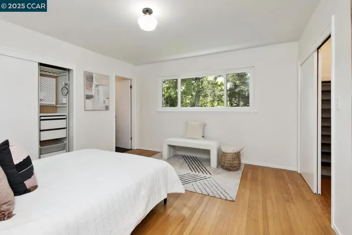 4222 Aberfoil Ave, Oakland, California 94605