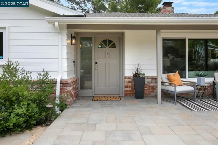 4222 Aberfoil Ave, Oakland, California 94605