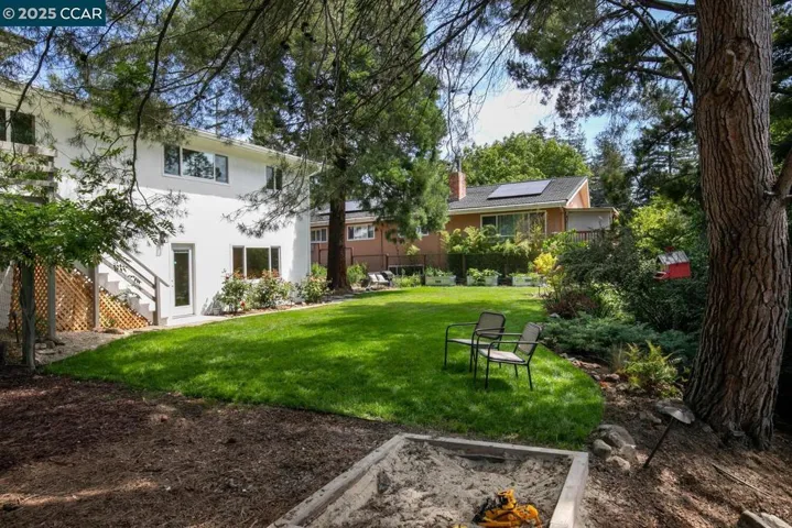 4222 Aberfoil Ave, Oakland, California 94605