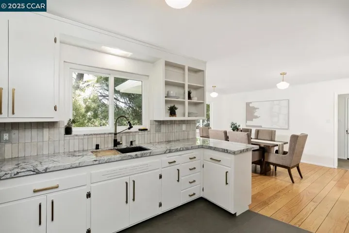 4222 Aberfoil Ave, Oakland, California 94605