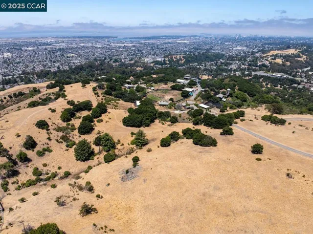 4222 Aberfoil Ave, Oakland, California 94605