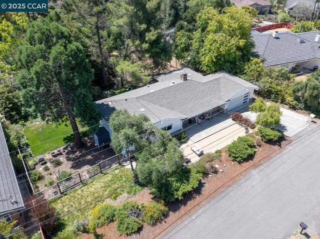 4222 Aberfoil Ave, Oakland, California 94605