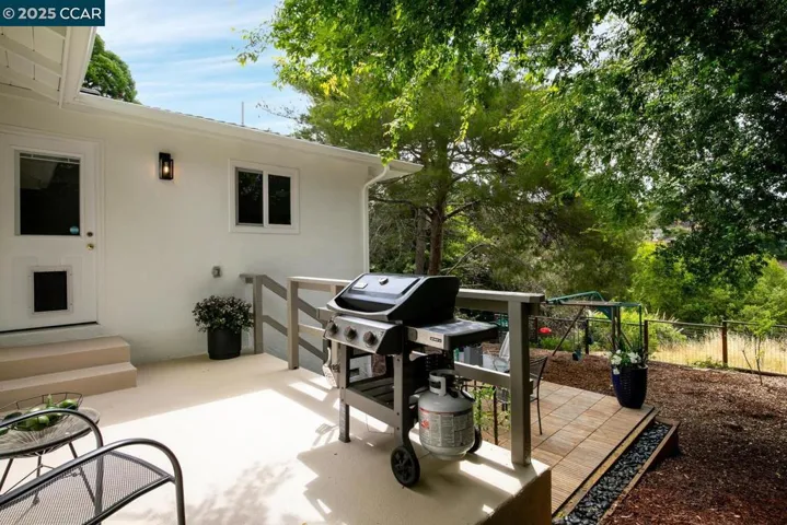 4222 Aberfoil Ave, Oakland, California 94605