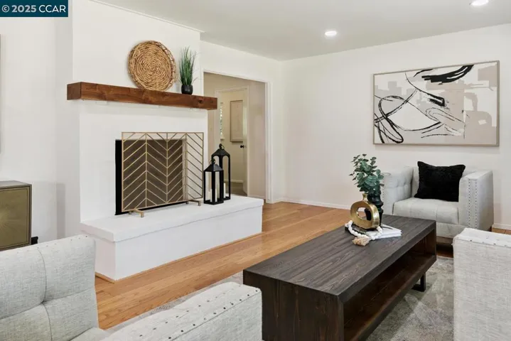 4222 Aberfoil Ave, Oakland, California 94605
