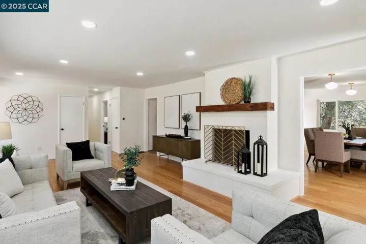 4222 Aberfoil Ave, Oakland, California 94605