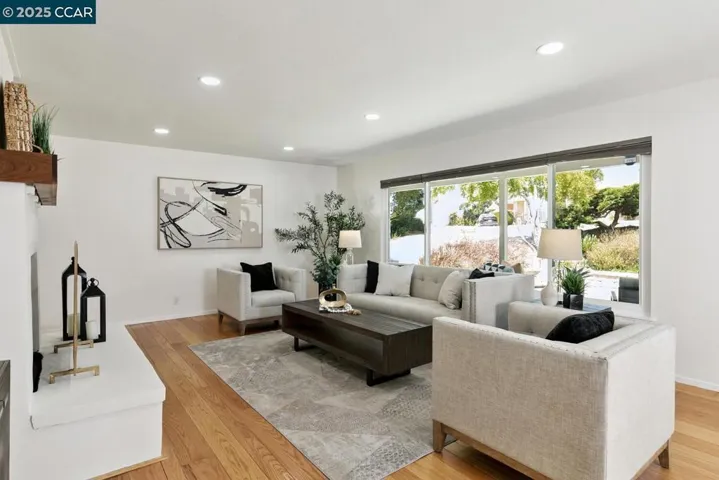 4222 Aberfoil Ave, Oakland, California 94605