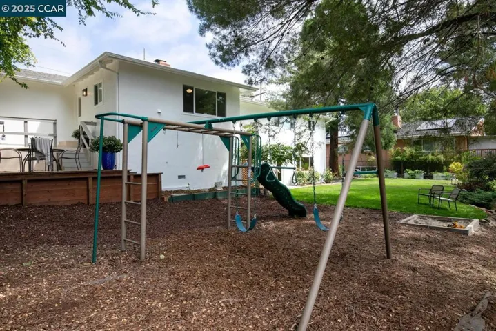 4222 Aberfoil Ave, Oakland, California 94605