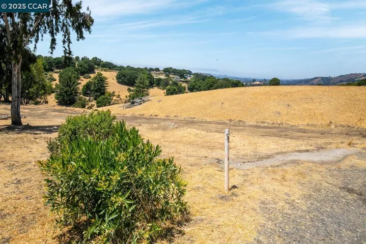 4222 Aberfoil Ave, Oakland, California 94605