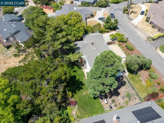 4222 Aberfoil Ave, Oakland, California 94605