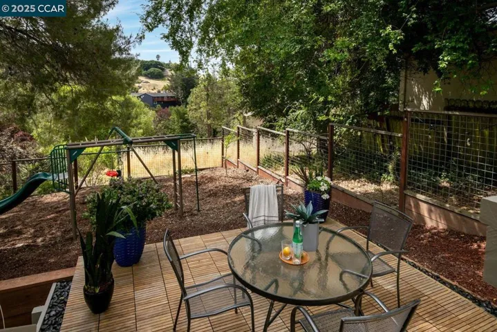 4222 Aberfoil Ave, Oakland, California 94605